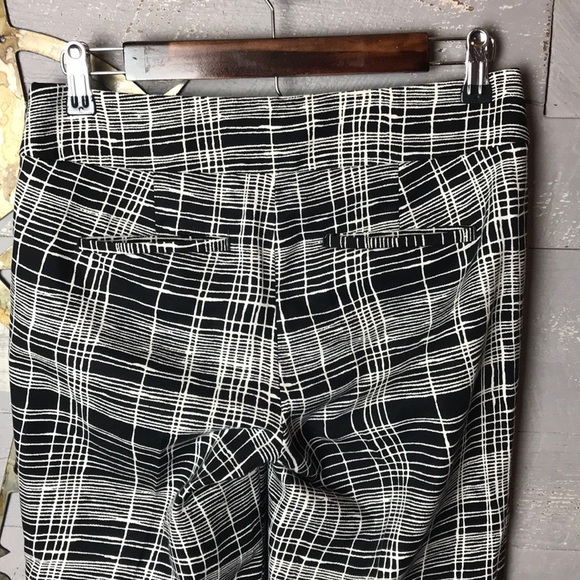 Adorable Loft pants - Picture 6 of 6